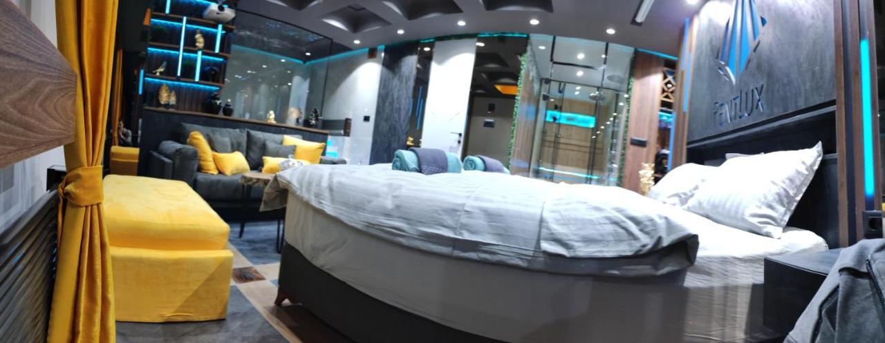Smart Luxury Penthouse Suites - Private Sauna, Hot-Tub, Home Cinema At The Best Location In Skopje Buitenkant foto
