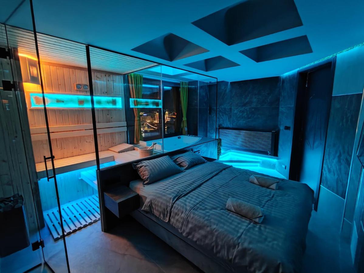 Smart Luxury Penthouse Suites - Private Sauna, Hot-Tub, Home Cinema At The Best Location In Skopje Buitenkant foto