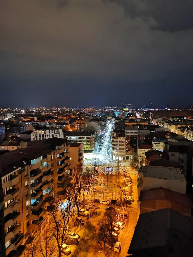 Smart Luxury Penthouse Suites - Private Sauna, Hot-Tub, Home Cinema At The Best Location In Skopje Buitenkant foto