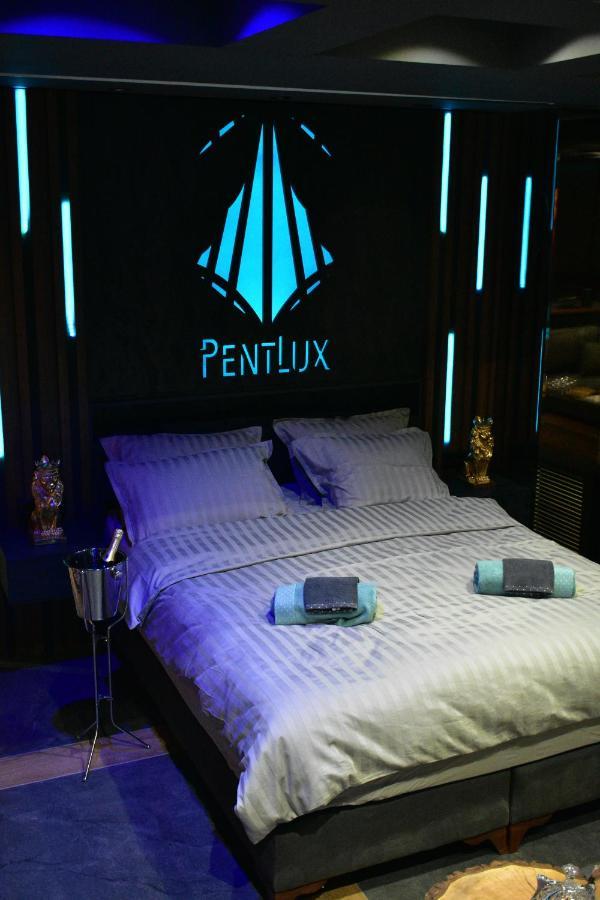 Smart Luxury Penthouse Suites - Private Sauna, Hot-Tub, Home Cinema At The Best Location In Skopje Buitenkant foto