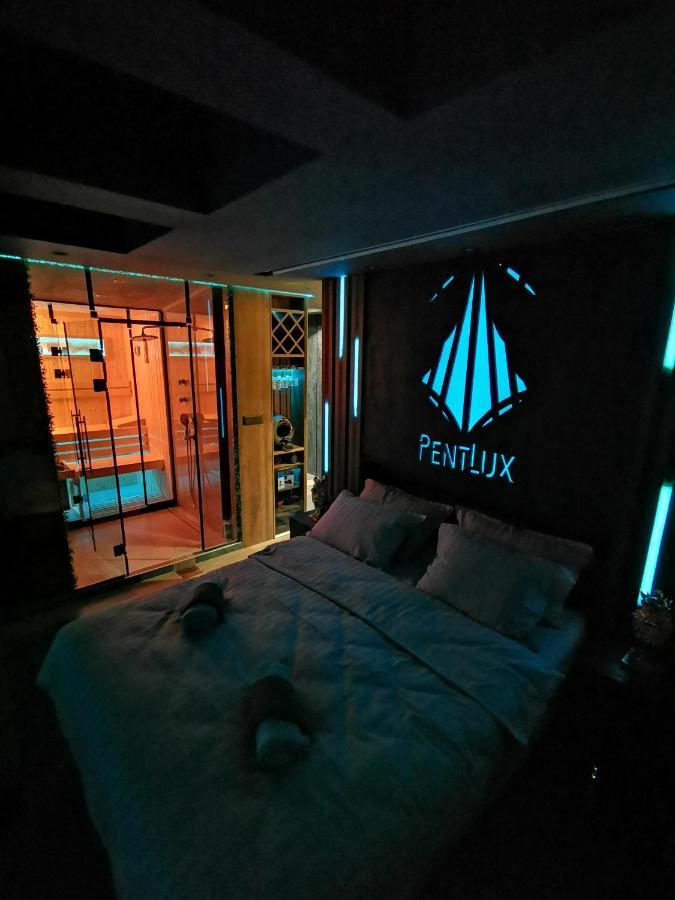 Smart Luxury Penthouse Suites - Private Sauna, Hot-Tub, Home Cinema At The Best Location In Skopje Buitenkant foto