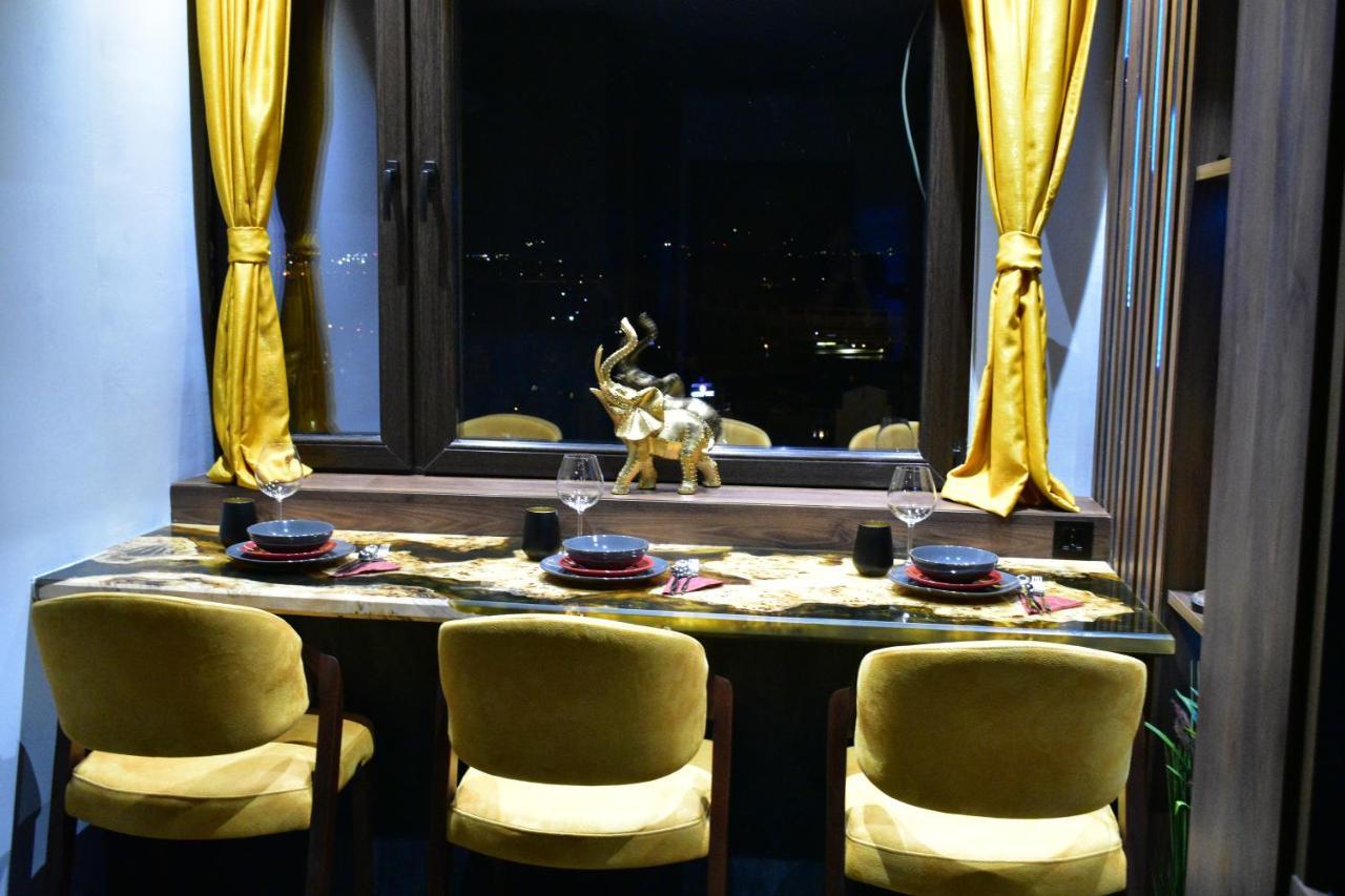Smart Luxury Penthouse Suites - Private Sauna, Hot-Tub, Home Cinema At The Best Location In Skopje Buitenkant foto