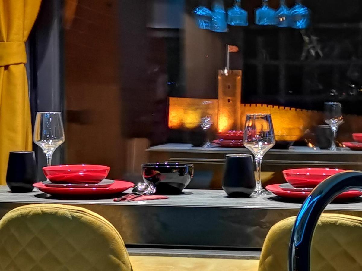 Smart Luxury Penthouse Suites - Private Sauna, Hot-Tub, Home Cinema At The Best Location In Skopje Buitenkant foto