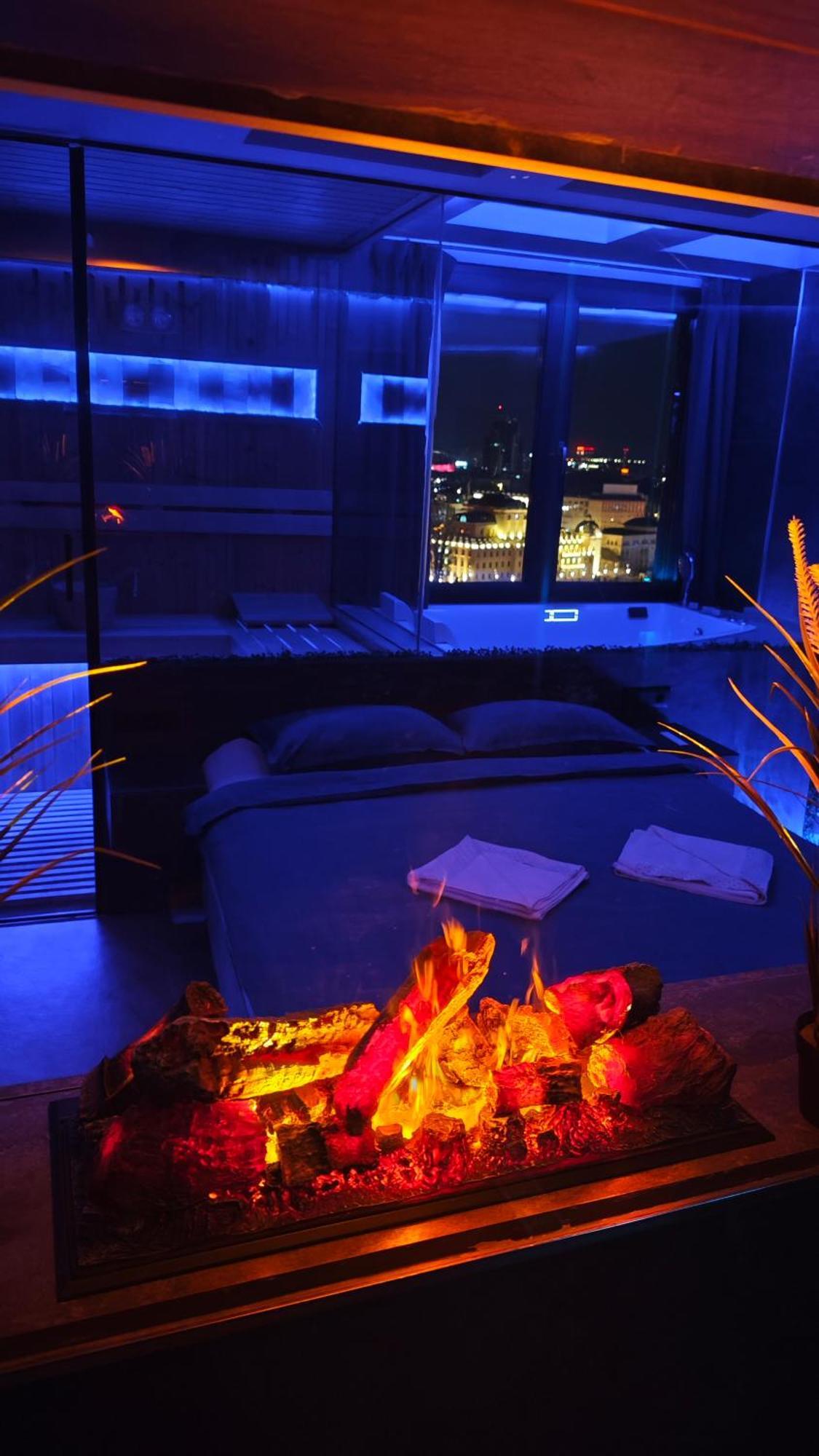 Smart Luxury Penthouse Suites - Private Sauna, Hot-Tub, Home Cinema At The Best Location In Skopje Buitenkant foto